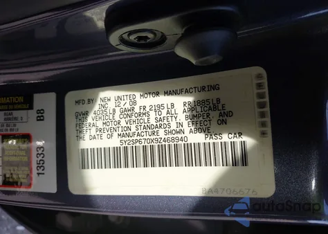 2009 Pontiac Vibe из США, поврежденный, VIN 5Y2SP670X9Z468940